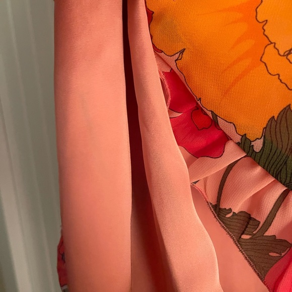 Trina Turk ruffled short sleeve wrap top, size Small - Picture 7 of 7